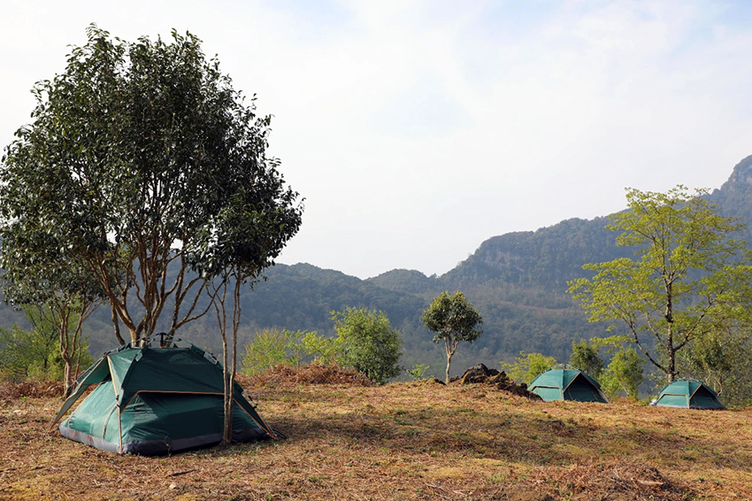 金鼎山——磨刀河露營(yíng)基地。景東縣融媒體中心供圖.JPG