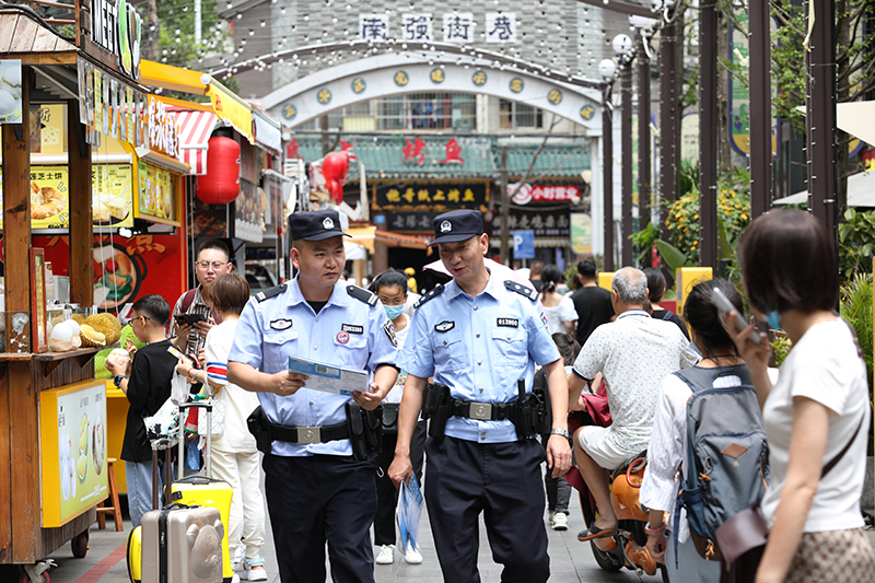 民警采集走訪(fǎng)